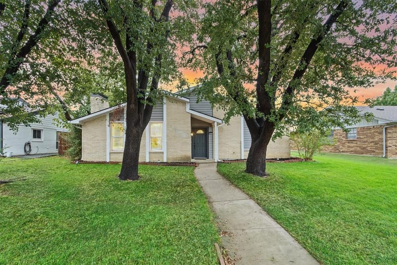 1882 Hillcrest Drive, Lewisville TX 75077