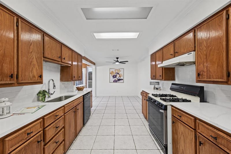 1882 Hillcrest Drive, Lewisville TX 75077 - Photo 11