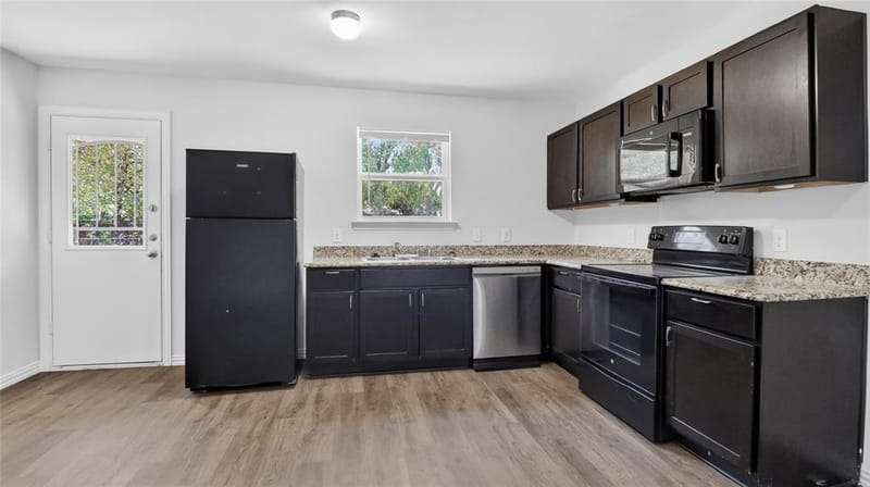 4508 Wiman Drive, Fort Worth TX 76119 - Photo 7