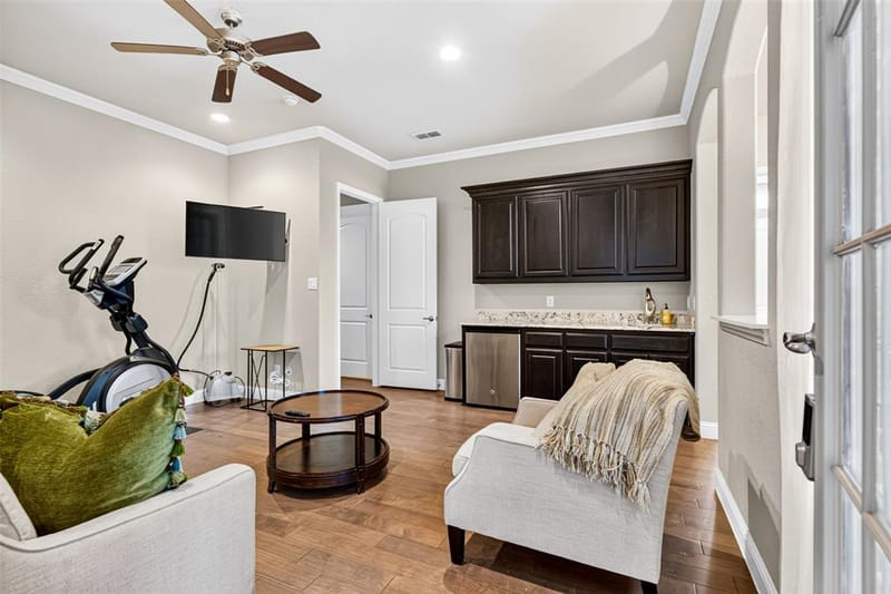 2705 Sky Ridge Road, Arlington TX 76001 - Photo 9