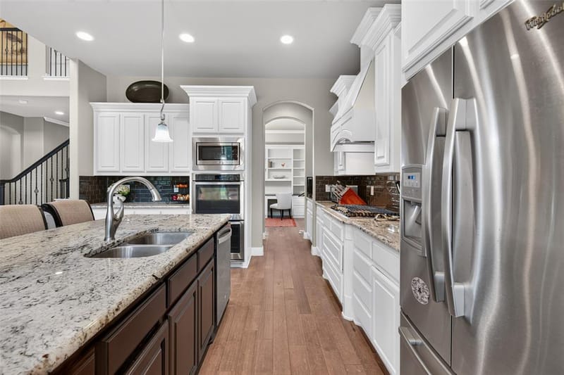 2705 Sky Ridge Road, Arlington TX 76001 - Photo 14