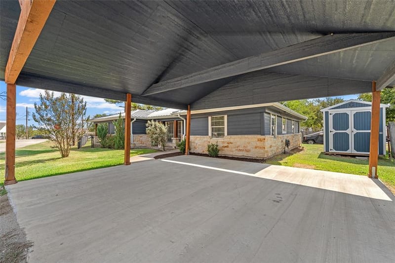 111 N Morgan Street W, Mount Calm TX 76673 - Photo 2