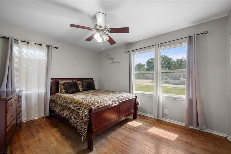 1725 Grace Street, Arlington TX 76010 - Photo 15