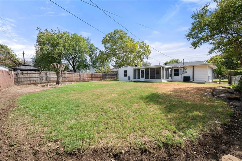 1725 Grace Street, Arlington TX 76010 - Photo 21