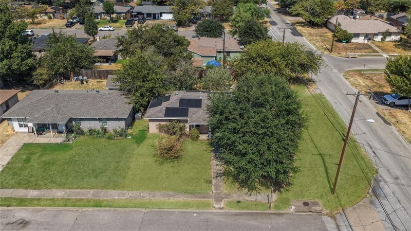 2201 Linwood Lane, Irving TX 75061 - Photo 2