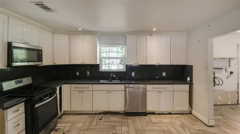 2201 Linwood Lane, Irving TX 75061 - Photo 10