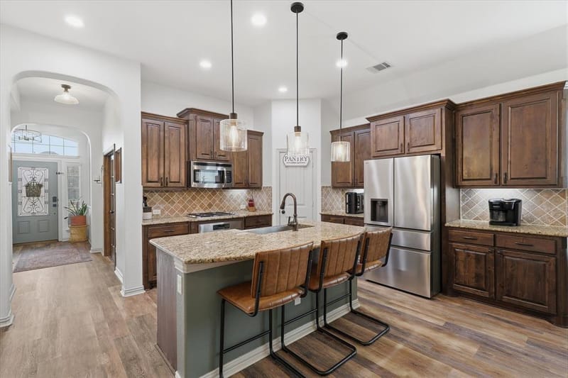 616 Seabourne Drive, Saginaw TX 76179 - Photo 8