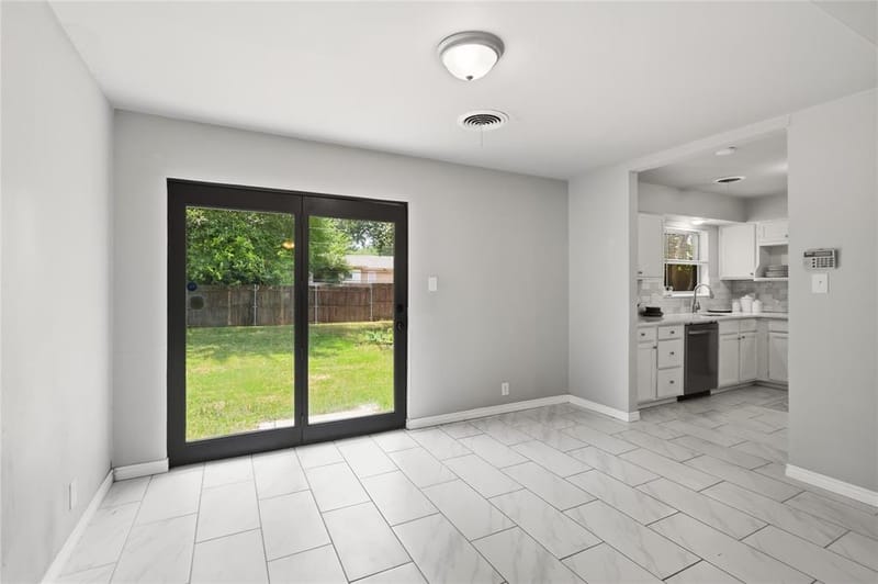 2114 Brookshire Street, Arlington TX 76010 - Photo 9
