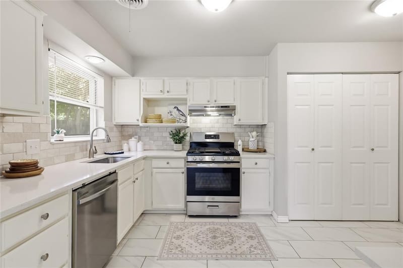 2114 Brookshire Street, Arlington TX 76010 - Photo 10