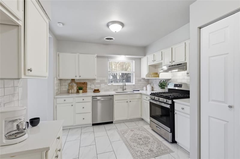 2114 Brookshire Street, Arlington TX 76010 - Photo 11