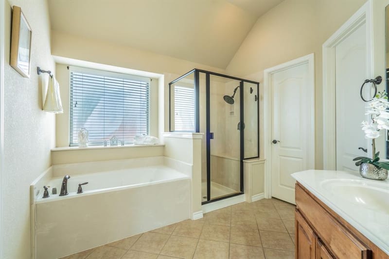 1805 Vista Royale Court, Fort Worth TX 76108 - Photo 13