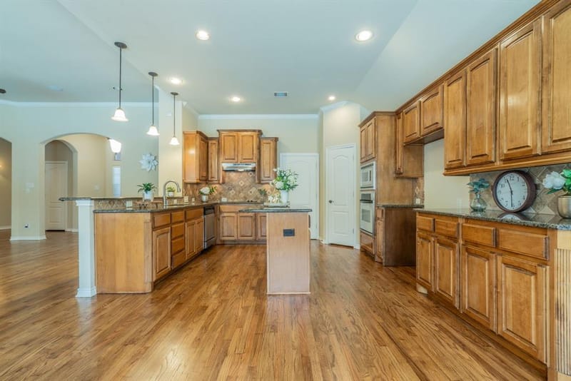 1805 Vista Royale Court, Fort Worth TX 76108 - Photo 7