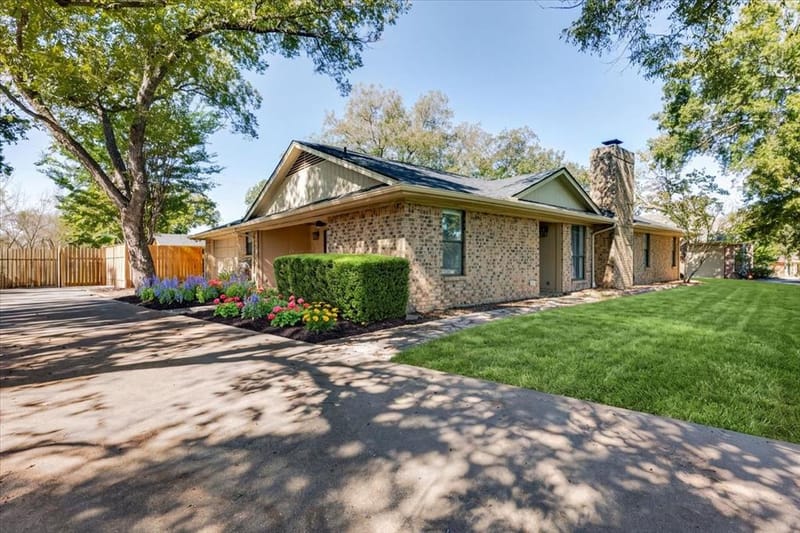 8105 Ravenswood Road, Granbury TX 76049 - Photo 2