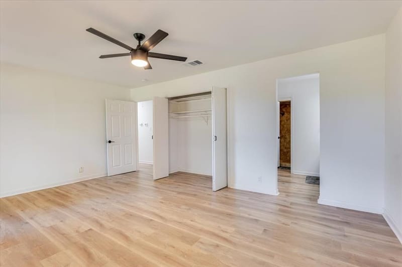 8105 Ravenswood Road, Granbury TX 76049 - Photo 14