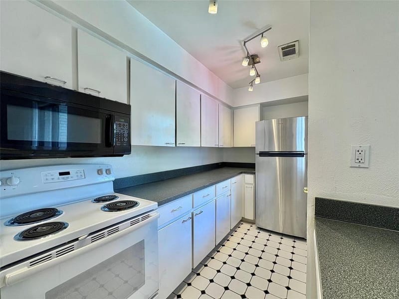 4347 Dickason Avenue # 207, Dallas TX 75219 - Photo 7