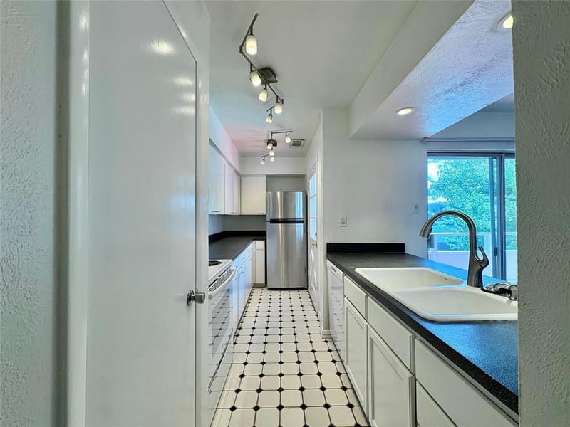4347 Dickason Avenue # 207, Dallas TX 75219 - Photo 3