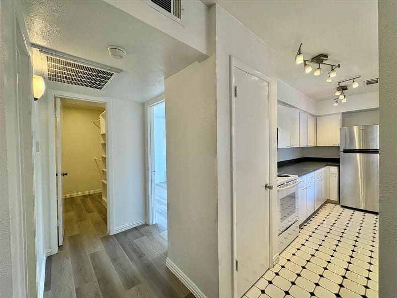 4347 Dickason Avenue # 207, Dallas TX 75219 - Photo 10
