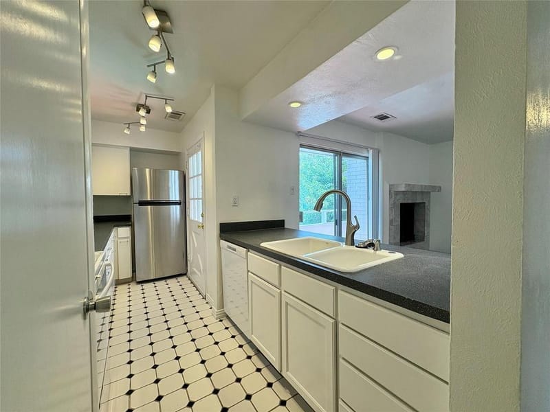 4347 Dickason Avenue # 207, Dallas TX 75219 - Photo 8