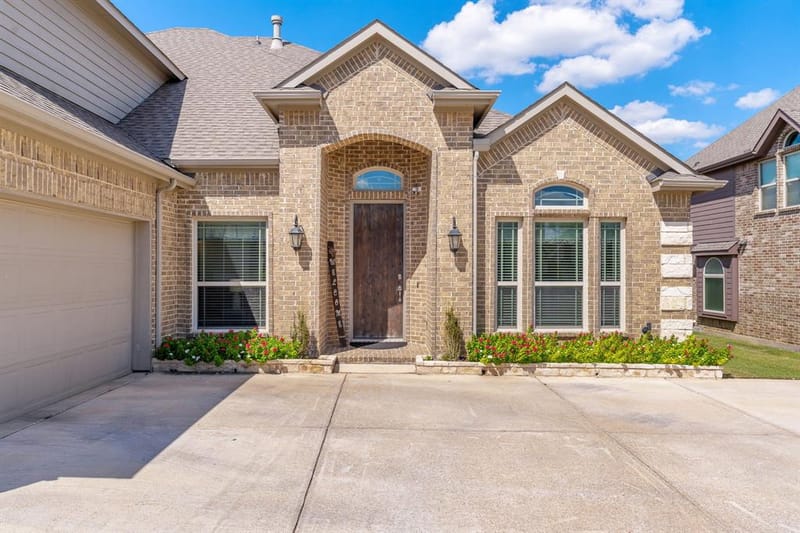 1705 Stags Leap Trail, Kennedale TX 76060 - Photo 2