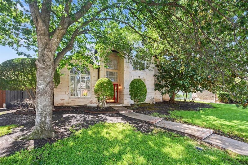 18824 Fortson Avenue, Dallas TX 75252 - Photo 2