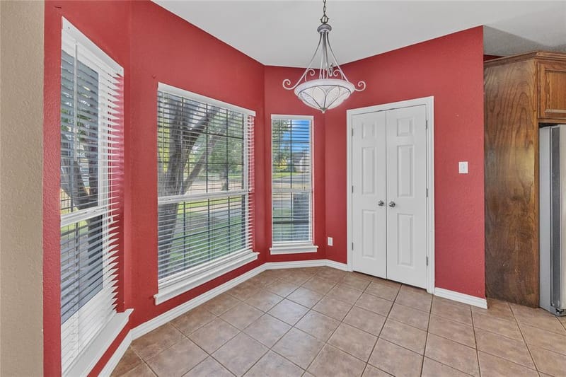 706 Meadowview, Cleburne TX 76033 - Photo 14