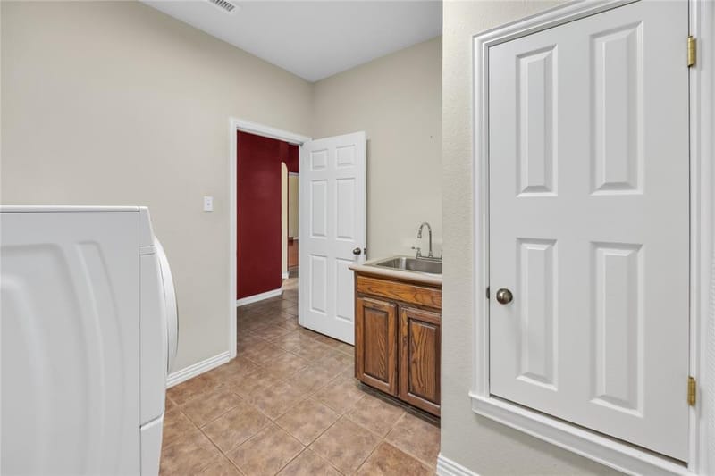 706 Meadowview, Cleburne TX 76033 - Photo 21
