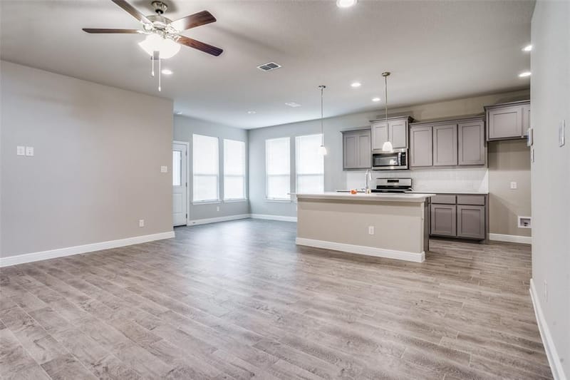 221 Oldcastle Way, Fort Worth TX 76052 - Photo 3