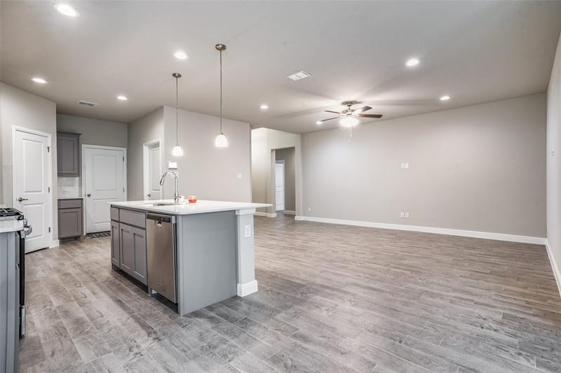 221 Oldcastle Way, Fort Worth TX 76052 - Photo 4