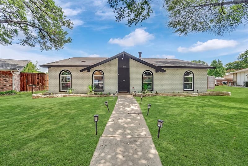 3301 Excalibur Circle, Garland TX 75044