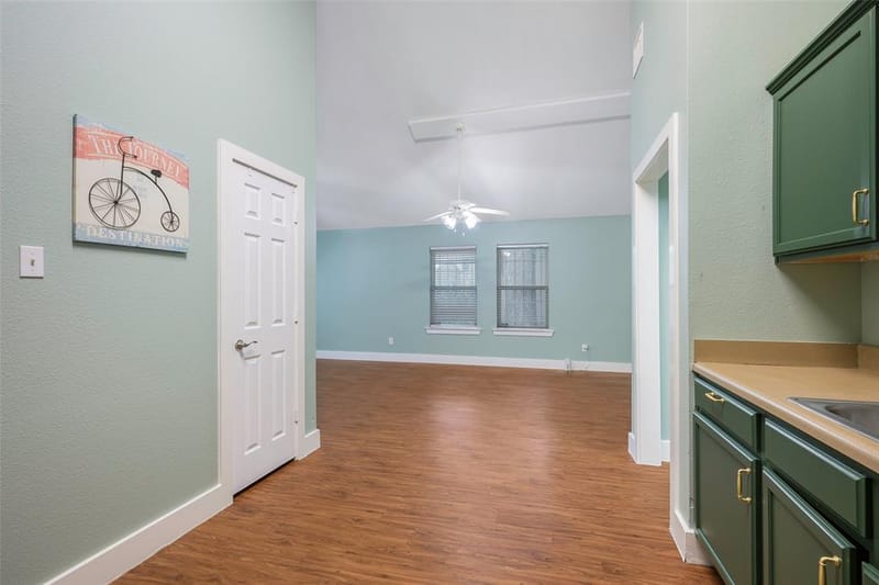 1226 E Woodin Boulevard, Dallas TX 75216 - Photo 3
