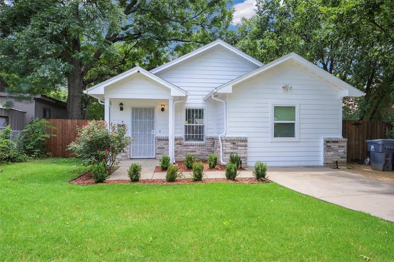 1226 E Woodin Boulevard, Dallas TX 75216