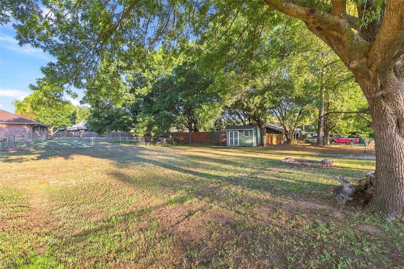 304 Sage Trail, Springtown TX 76082 - Photo 2