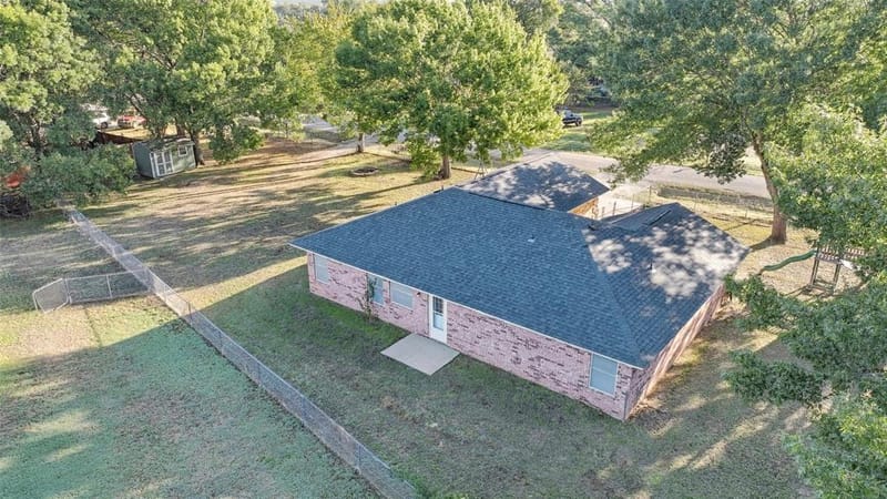 304 Sage Trail, Springtown TX 76082 - Photo 30