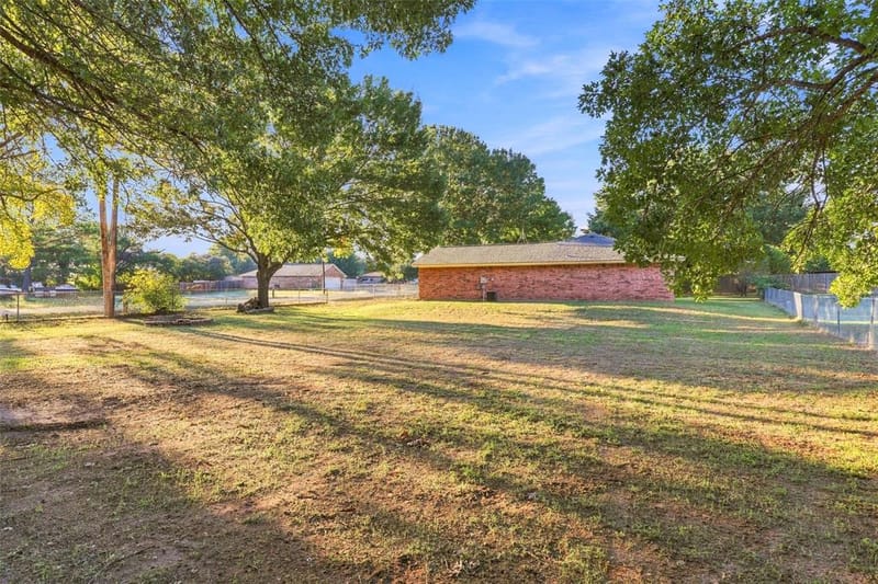 304 Sage Trail, Springtown TX 76082 - Photo 25