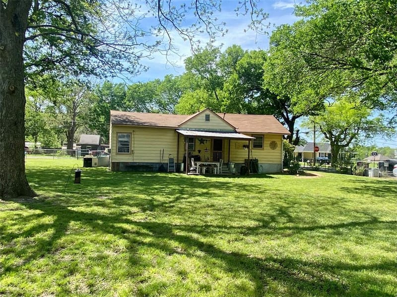 1115 S 6th Street, Bonham TX 75418 - Photo 14