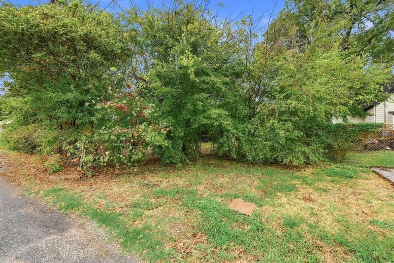 806 W Gandy Street, Denison TX 75020 - Photo 34