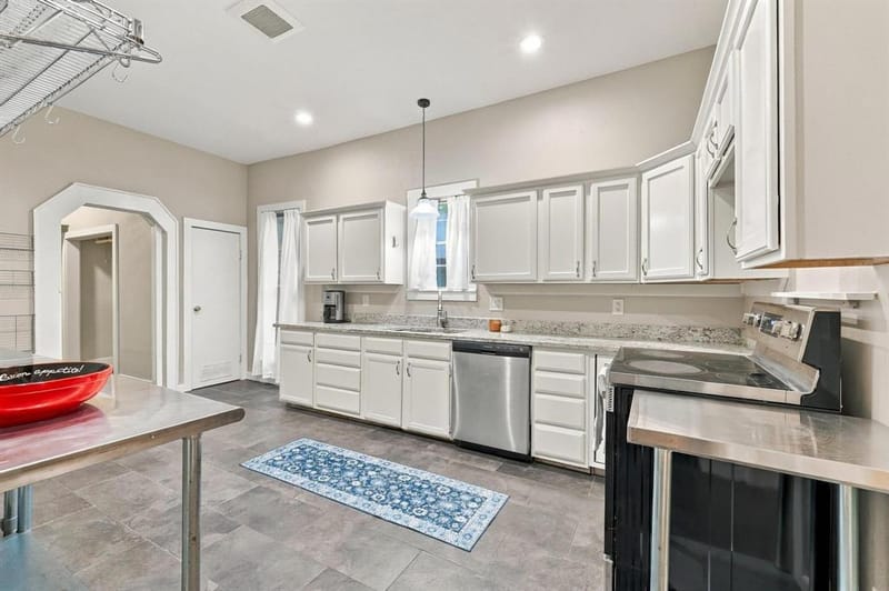 806 W Gandy Street, Denison TX 75020 - Photo 14