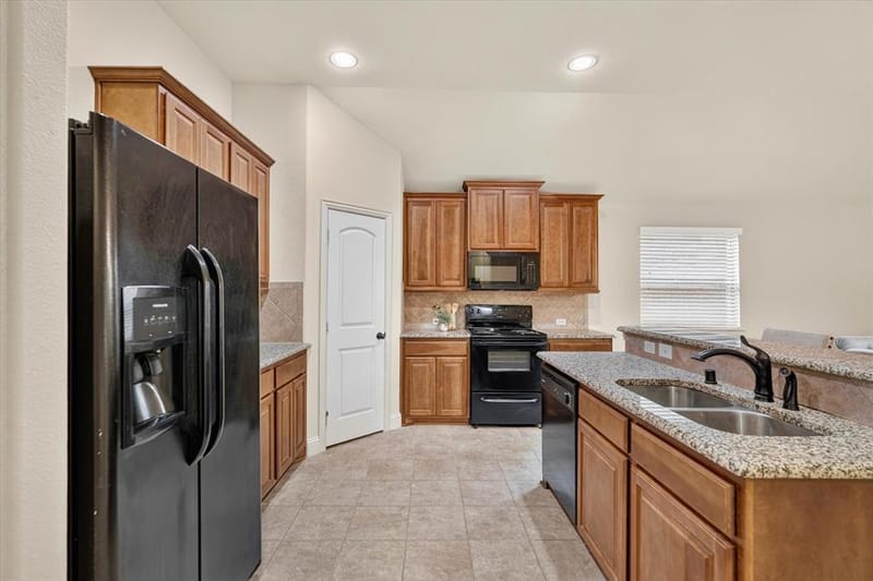 1413 Thibodaux Drive, Greenville TX 75402 - Photo 12