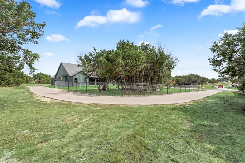 301 Sharla Smelley Road, Weatherford TX 76088 - Photo 3
