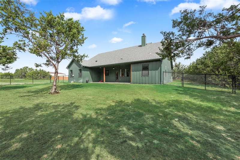 301 Sharla Smelley Road, Weatherford TX 76088 - Photo 32
