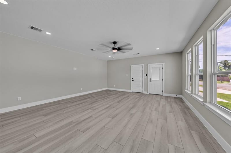 225 Nw 16th Street, Grand Prairie TX 75050 - Photo 12