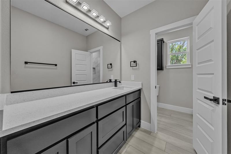 225 Nw 16th Street, Grand Prairie TX 75050 - Photo 5