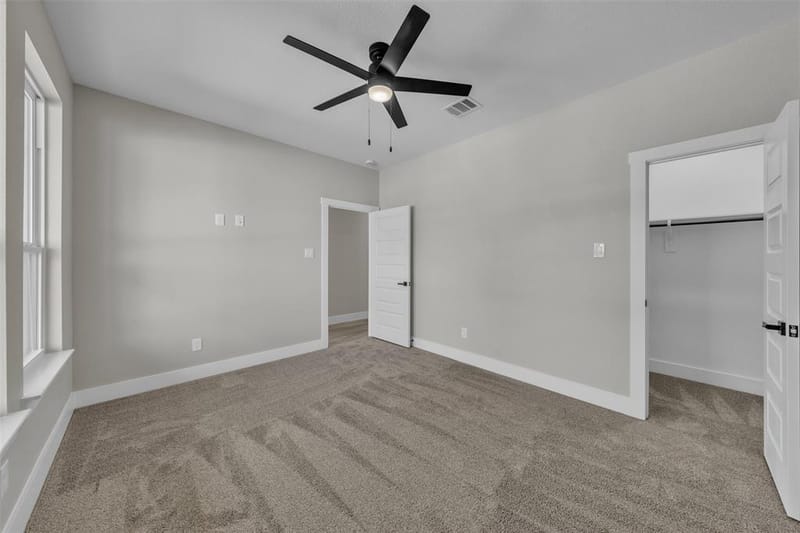 225 Nw 16th Street, Grand Prairie TX 75050 - Photo 4