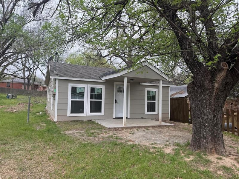 613 Bryan Street, Weatherford TX 76086 - Photo 2