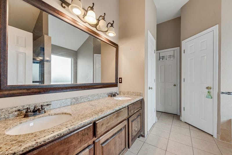 5715 Creekhollow Drive, Arlington TX 76018 - Photo 23