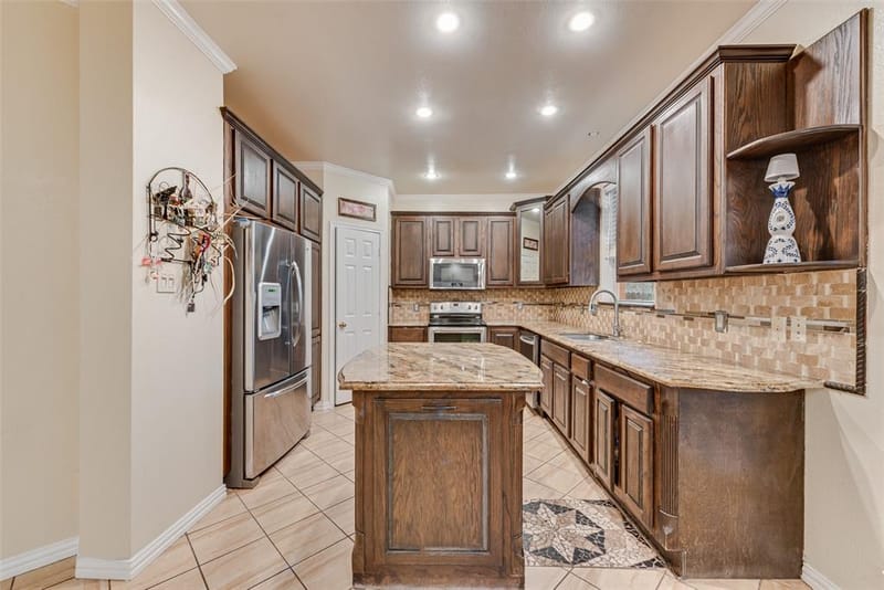 5715 Creekhollow Drive, Arlington TX 76018 - Photo 13