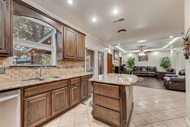 5715 Creekhollow Drive, Arlington TX 76018 - Photo 15