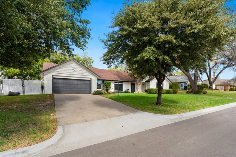 8116 Bangor Drive, Benbrook TX 76116 - Photo 7