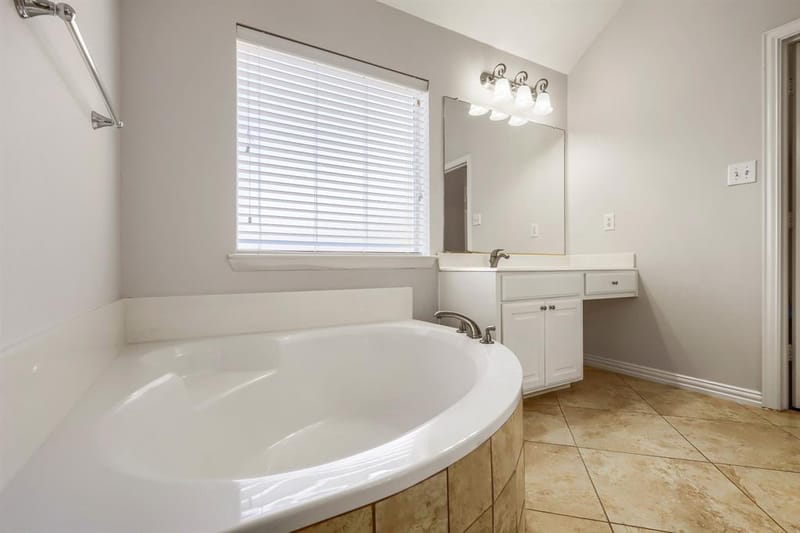 8121 Fountain Springs Drive, Plano TX 75025 - Photo 17