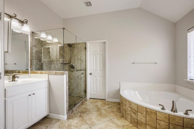 8121 Fountain Springs Drive, Plano TX 75025 - Photo 16